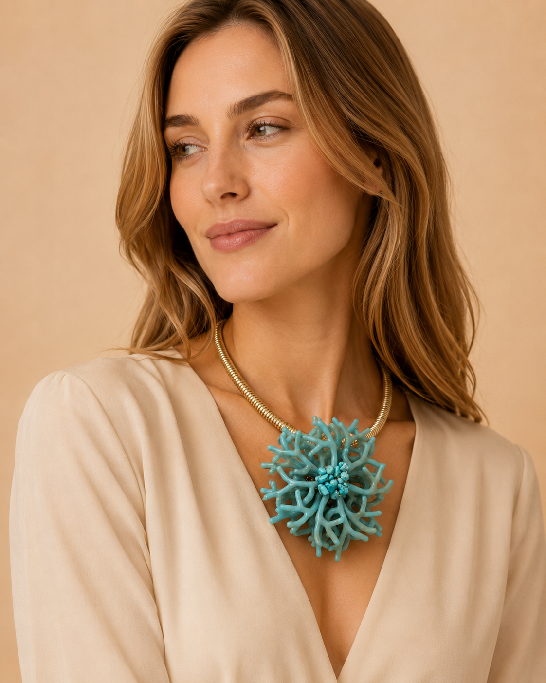 Collana Statement con Maxi Ciondolo Corallo Azzurro e Girocollo Dorato – Collana Elegante Donna