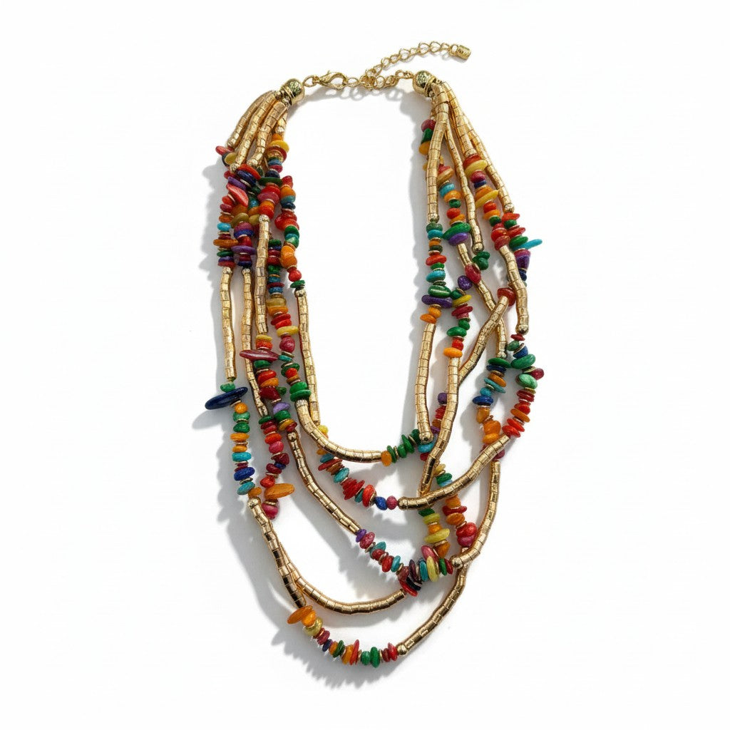 Collana Multistrato con Dettagli Dorati e Pietre Naturali – Stile Boho Elegante