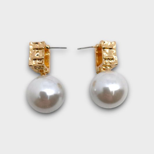 Orecchini Perla Scultura Dorata