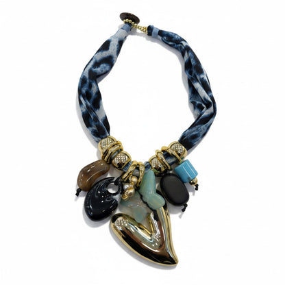 Collana Moda con Fascia in Tessuto e Ciondoli – Stile Boho Chic Donna