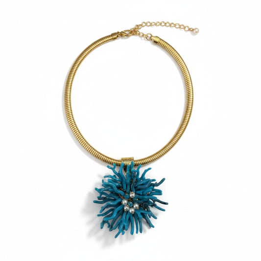Collana Rigida Dorata con Pendente Effetto Corallo – Stile Estivo Elegante
