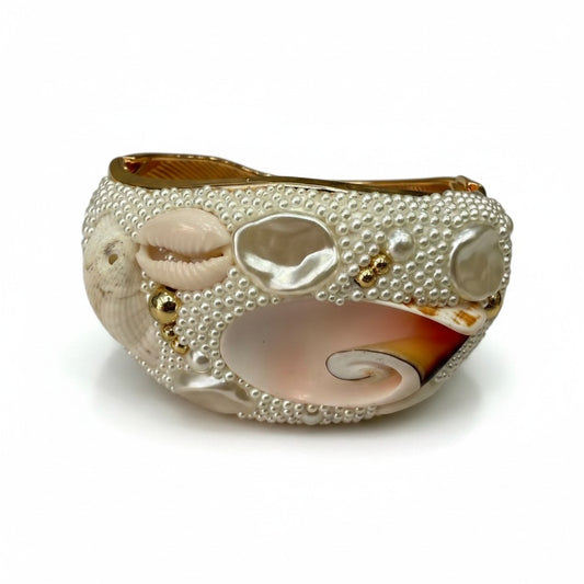 Bracciale Rigido con Conchiglie e Madreperla – Stile Mare Elegante