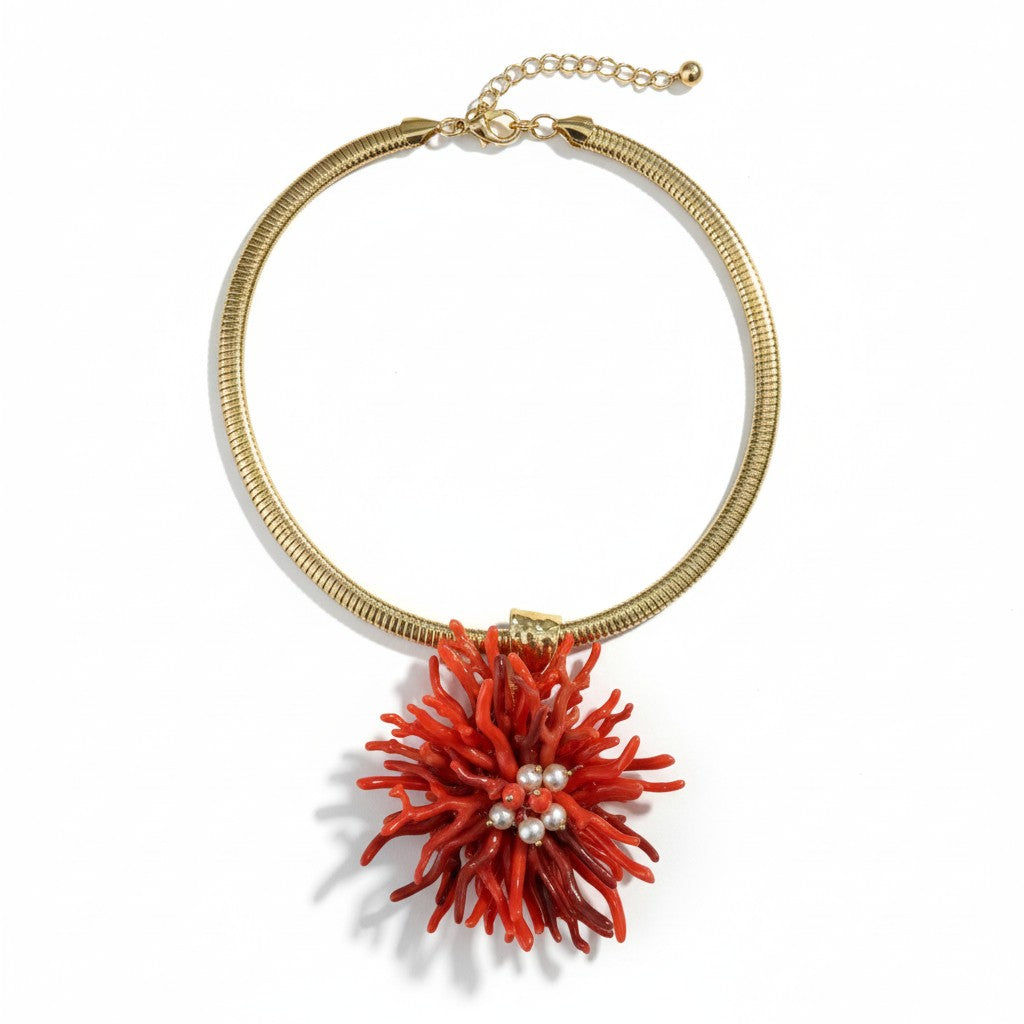Collana Rigida Dorata con Pendente Effetto Corallo – Stile Estivo Elegante