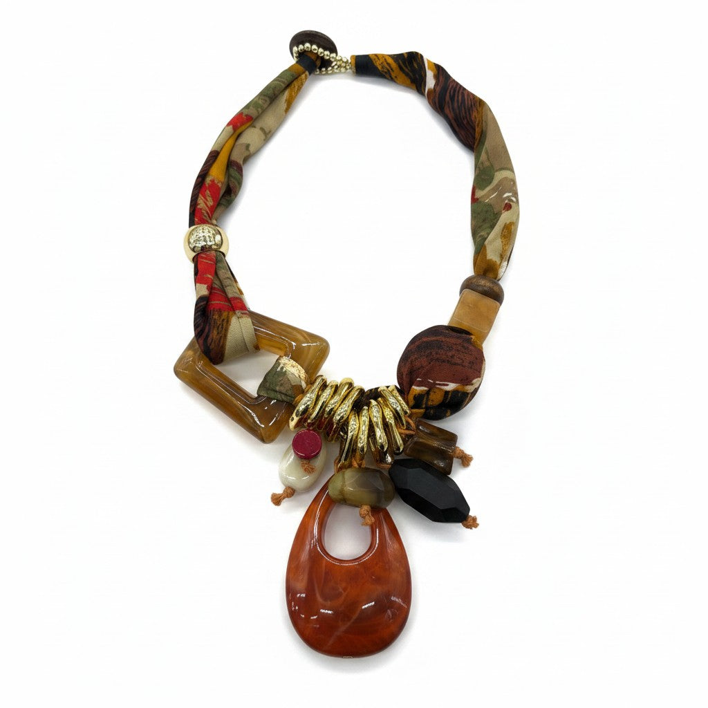Collana Moda con Fascia in Tessuto e Pendenti Geometrici – Stile Boho Chic Donna