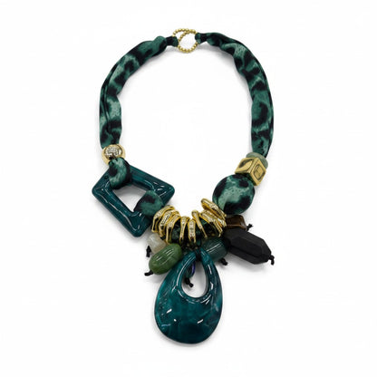 Collana Moda con Fascia in Tessuto e Pendenti Geometrici – Stile Boho Chic Donna