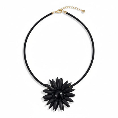 Collana con Fiore e Cristallo – Girocollo Elegante Multicolor