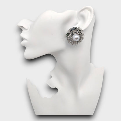 Orecchini Perla Brillante con Ricami Preziosi