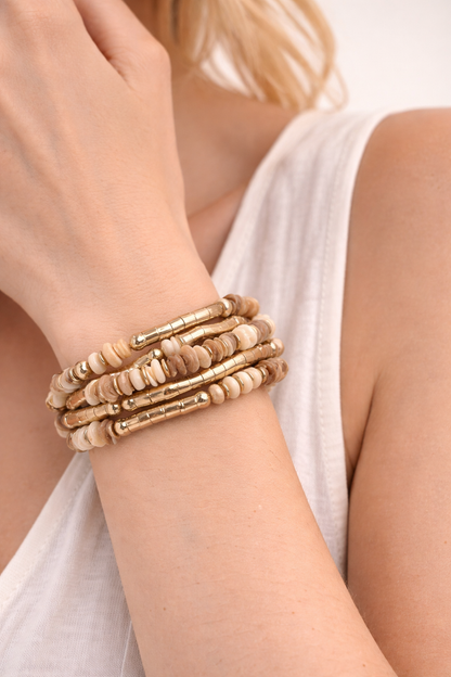 Bracciale Elastico Multigiro con Perline Colorate e Dettagli Oro – Stile Boho Chic Donna