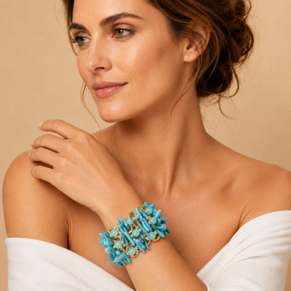 Bracciale Statement Azzurro con Dettagli Dorati – Effetto Turchese