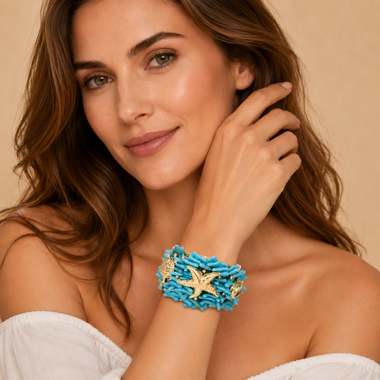 Bracciale Statement Azzurro con Stella Marina e Dettagli Dorati