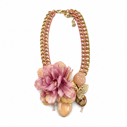 Collana Statement con Catena Dorata Intrecciata e Fiore Rosa – Collana Boho Chic Floreale da Donna