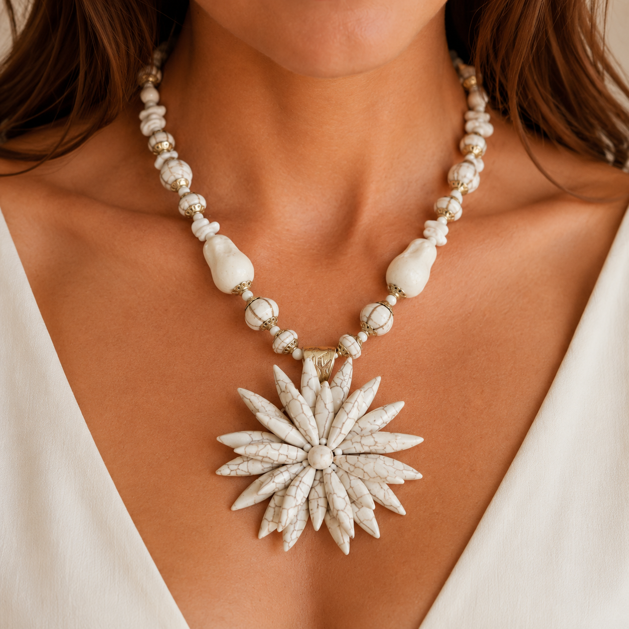 Collana Statement Bianca con Maxi Fiore in Pietra Naturale – Collana Elegante Donna