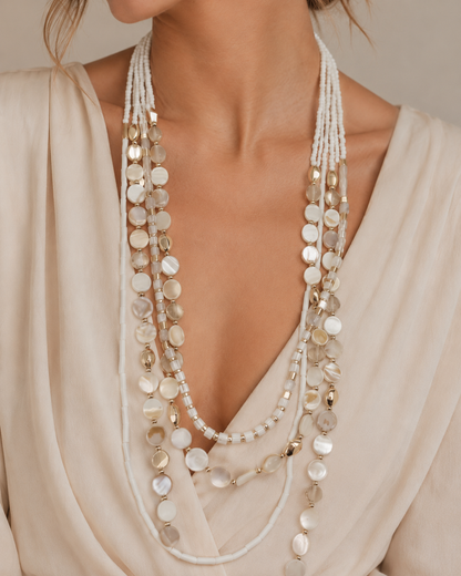 Collana Multistrato Bianca con Madreperla e Perle – Collana Lunga Elegante Donna
