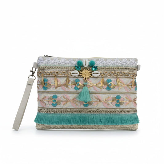 Pochette Boho Ricamata con Frange Verde Acqua – Eleganza Naturale