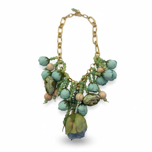 Collana Floreale Verde Acqua con Catena Dorata – Statement Necklace Elegante