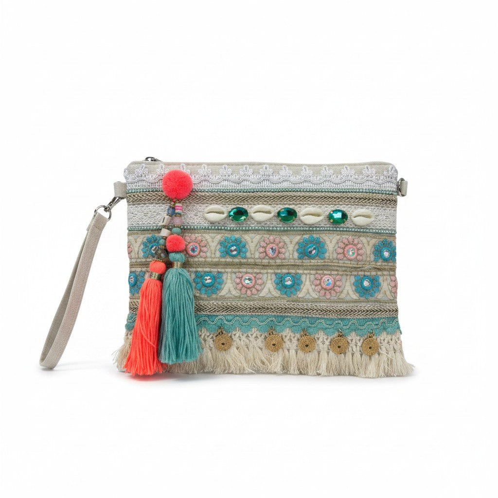 Pochette Boho Ricamata con Nappine Colorate – Dettagli Vivaci e Chic