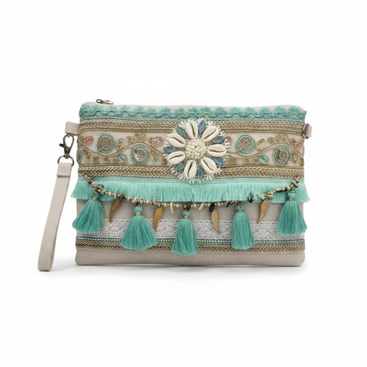 Pochette Boho Chic Verde Acqua con Conchiglie e Nappine – Borsa Estiva Elegante