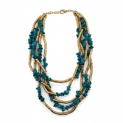 Collana Multistrato con Dettagli Dorati e Pietre Naturali – Stile Boho Elegante