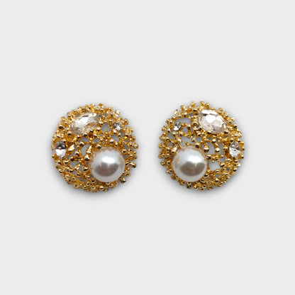 Orecchini Perla Brillante con Ricami Preziosi