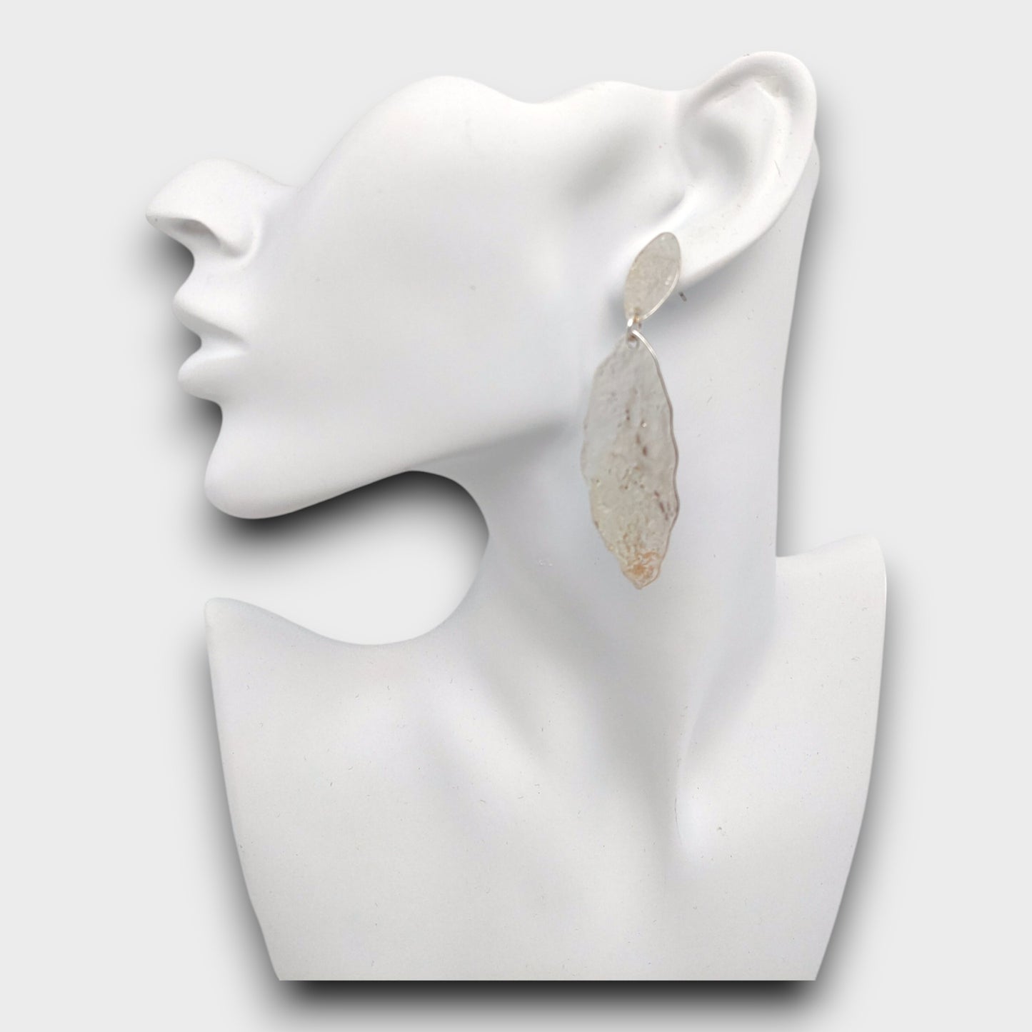 Orecchini Foglia Martellata – Oro & Argento