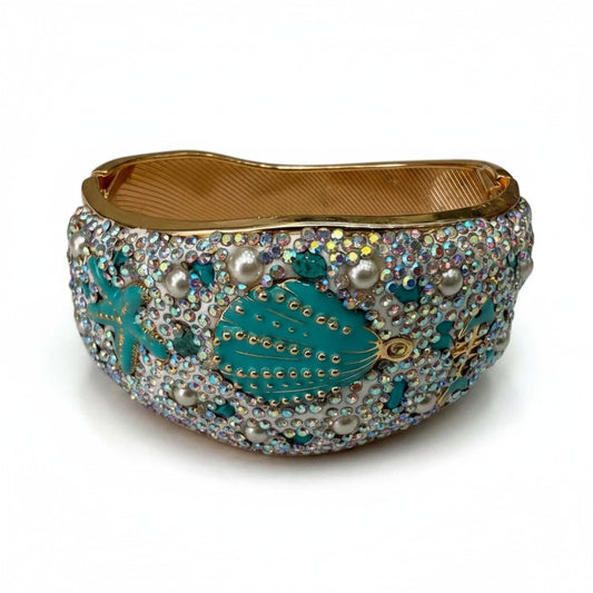 Bracciale Rigido con Conchiglie e Cristalli – Stile Mare Lusso