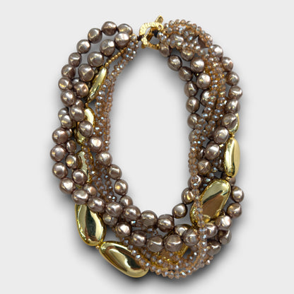 Collana "Luce Barocca" – Perle Champagne e Dettagli Dorati