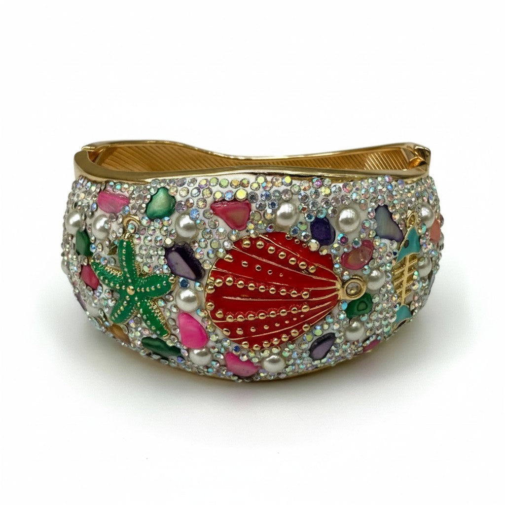 Bracciale Rigido con Conchiglie e Cristalli – Stile Mare Lusso