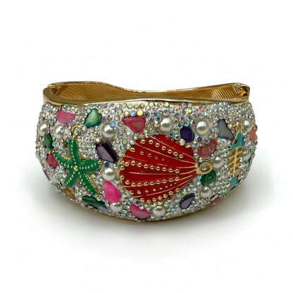 Bracciale Rigido con Conchiglie e Cristalli – Stile Mare Lusso